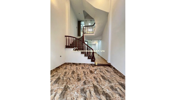  TRUNG TÂM THANH TRÌ - NHÀ ĐẸP Ở LUÔN     + Giá : hơn 7 tỷ- FULL NỘI THẤT - ĐƯỜNG THÔNG CÁCH Ô TÔ 30M 